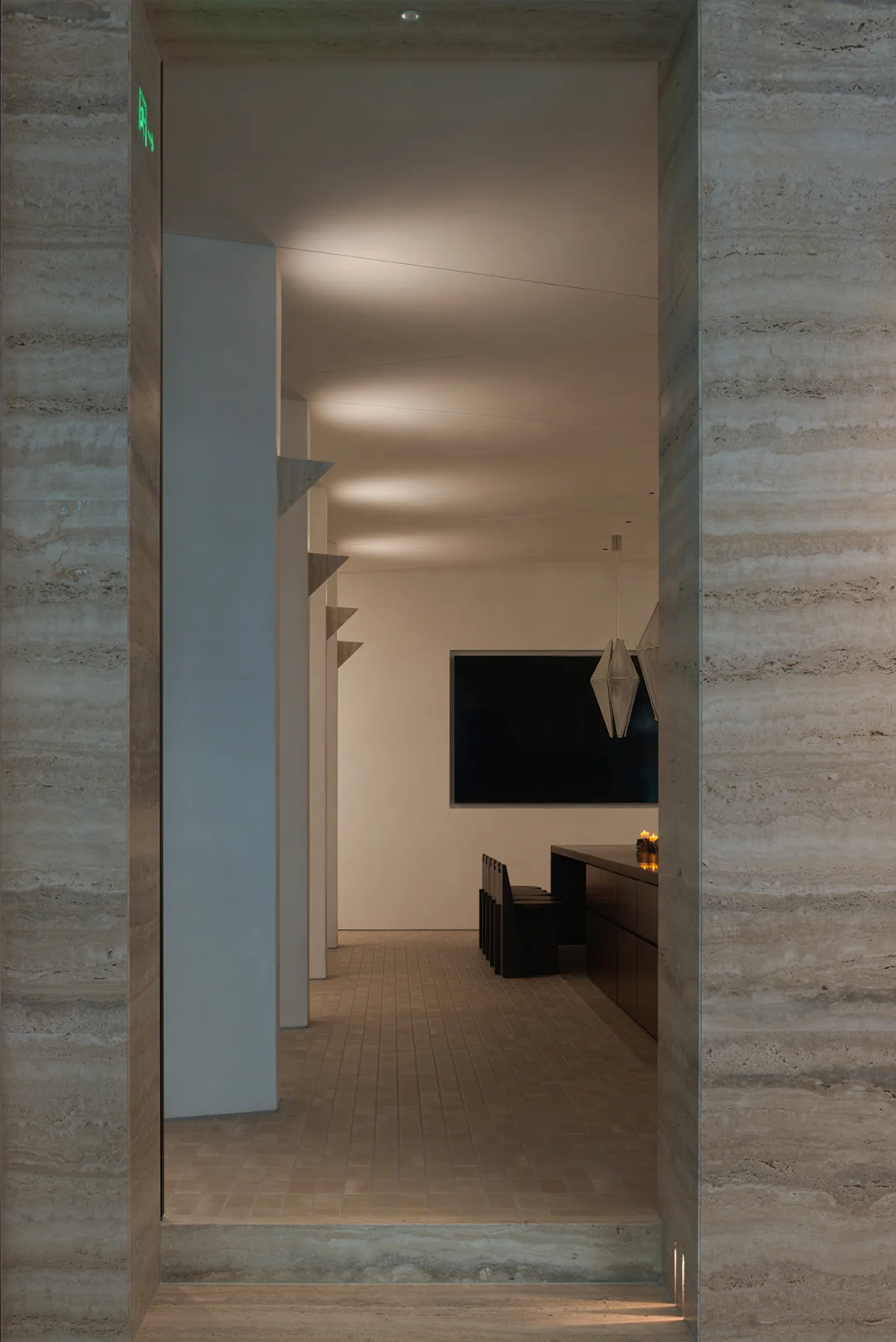 A meeting table inside the Wazzor Greater Bay Area flagship showroom