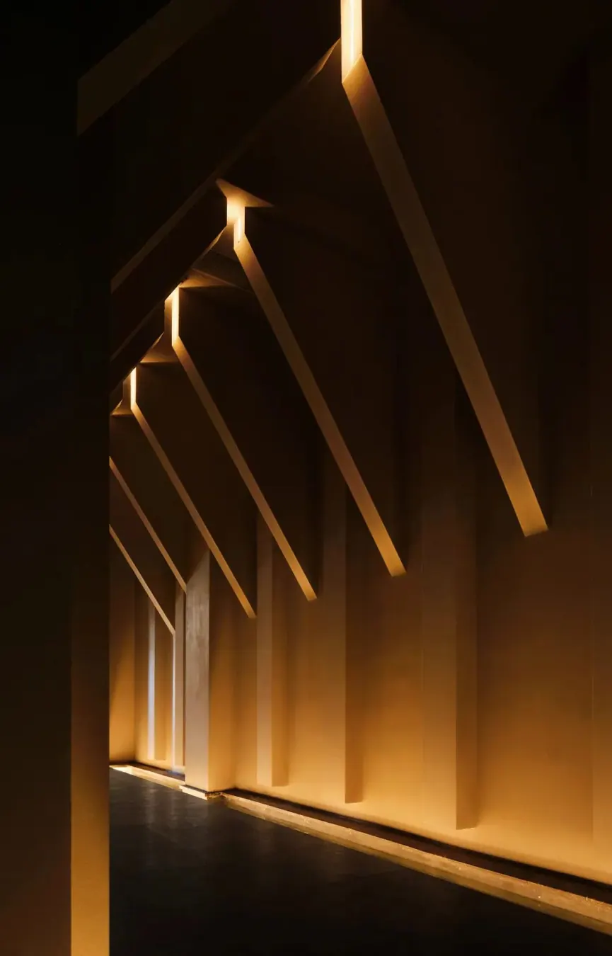 MOSOM Hepburn Show flagship interior detail